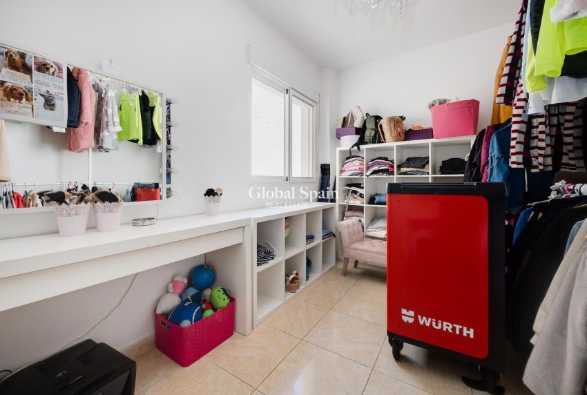 Wiederverkauf - WOHNUNG -
TORREVIEJA - Center