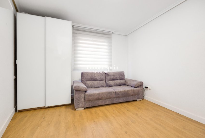 Wiederverkauf - WOHNUNG -
TORREVIEJA - Center
