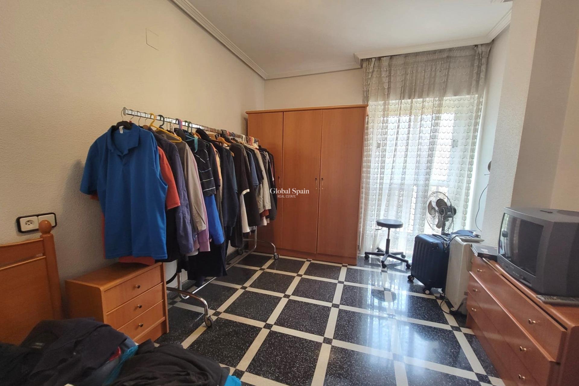 Wiederverkauf - WOHNUNG -
TORREVIEJA - Center