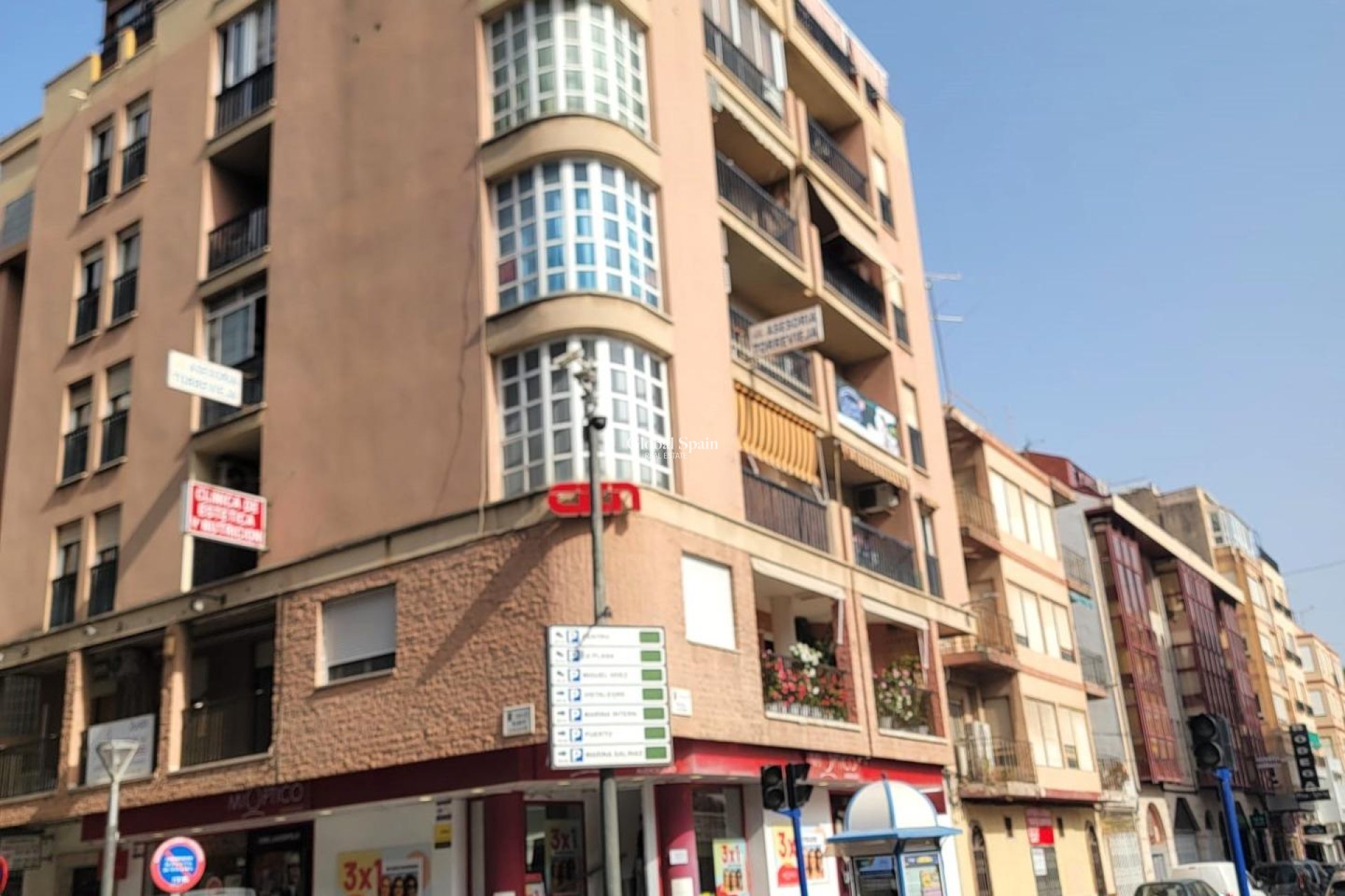 Wiederverkauf - WOHNUNG -
TORREVIEJA - Center