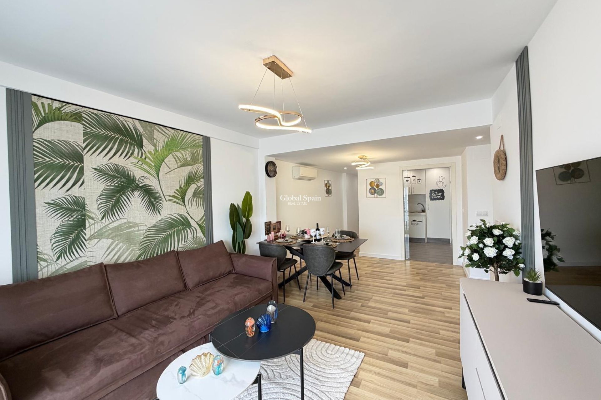 Wiederverkauf - WOHNUNG -
TORREVIEJA - Center