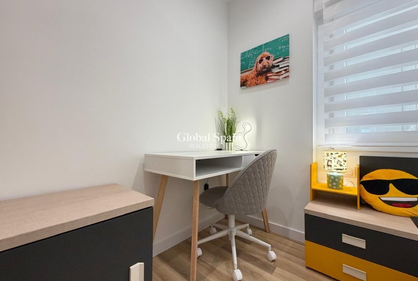 Wiederverkauf - WOHNUNG -
TORREVIEJA - Center