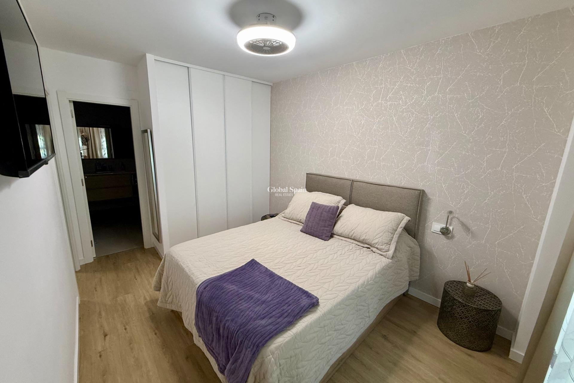 Wiederverkauf - WOHNUNG -
TORREVIEJA - Center
