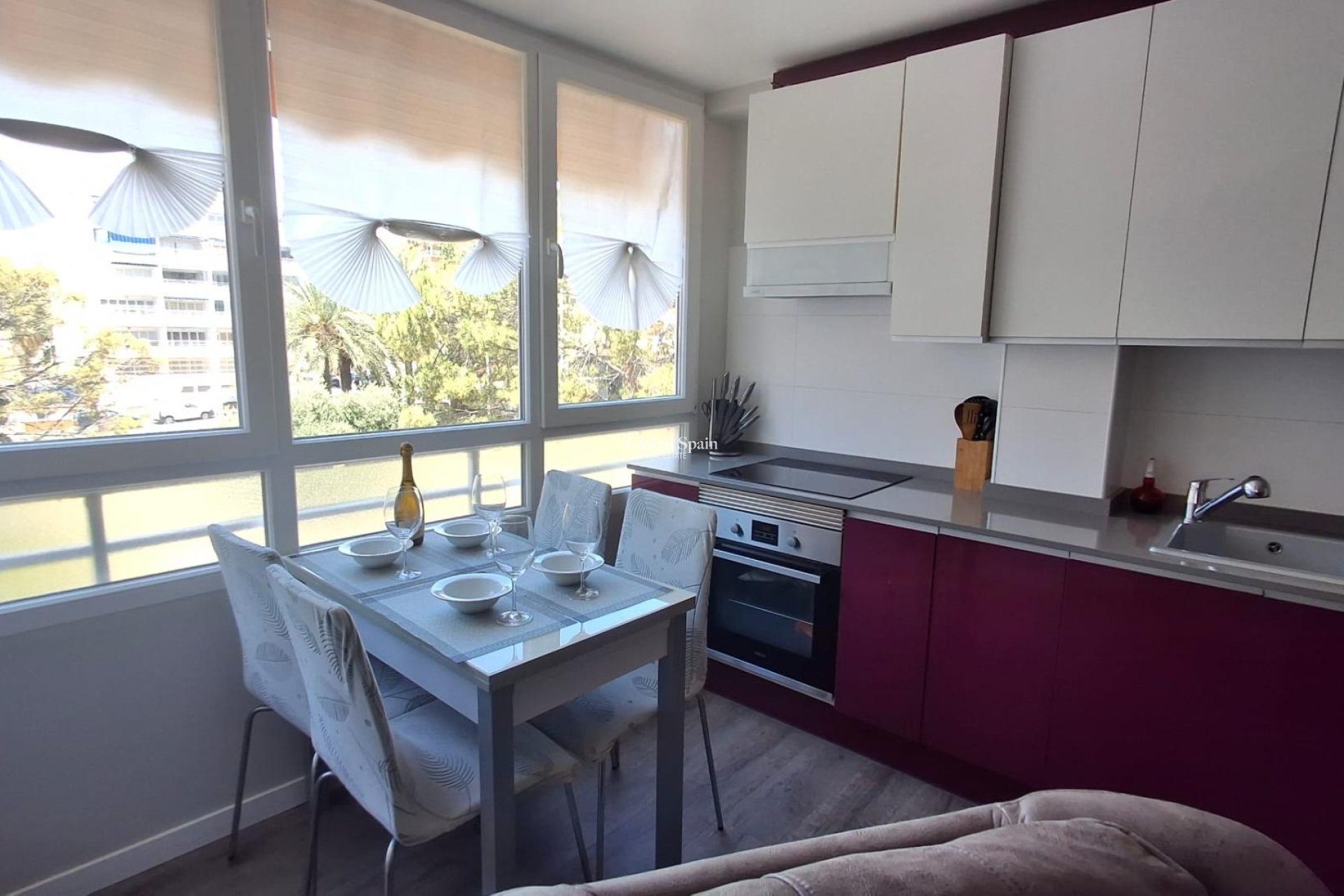 Wiederverkauf - WOHNUNG -
TORREVIEJA - Center