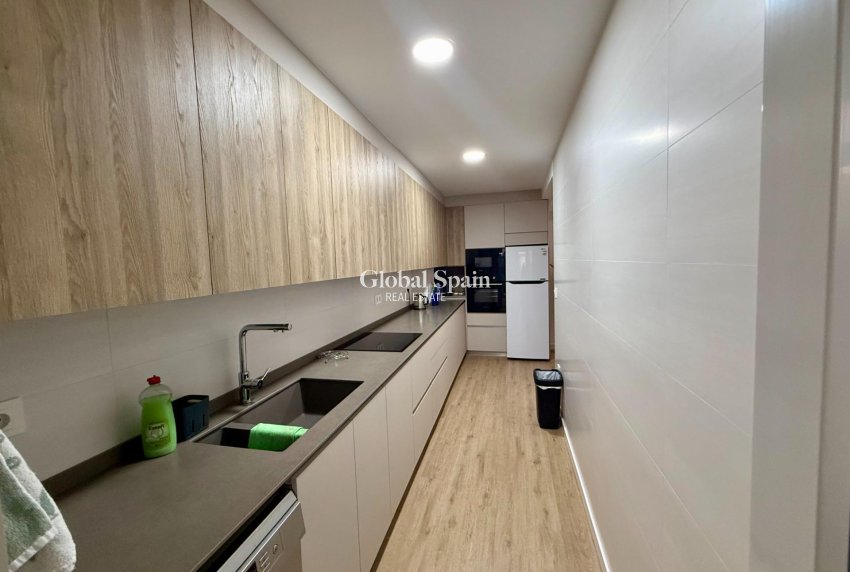 Wiederverkauf - WOHNUNG -
TORREVIEJA - Center