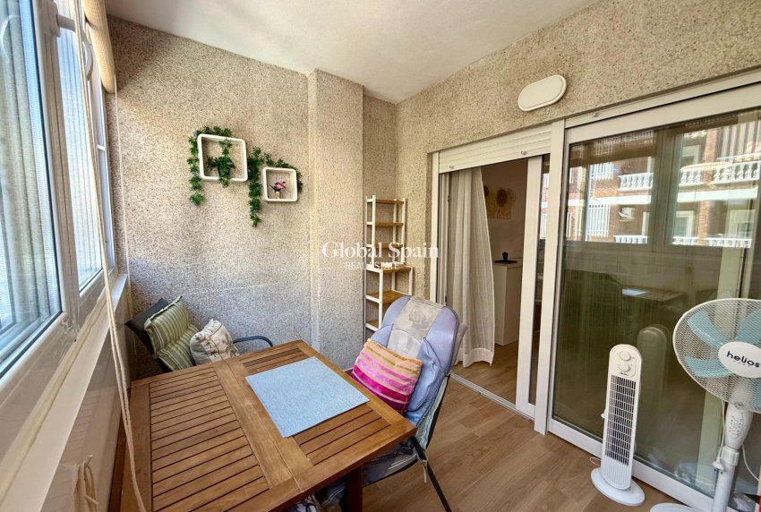 Wiederverkauf - WOHNUNG -
TORREVIEJA - Center