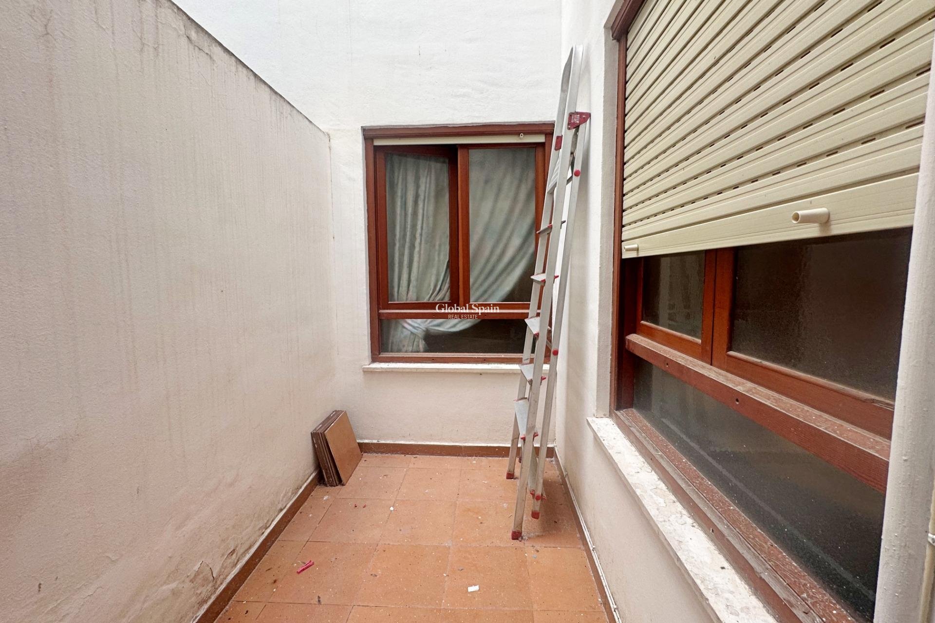 Wiederverkauf - WOHNUNG -
TORREVIEJA - Center
