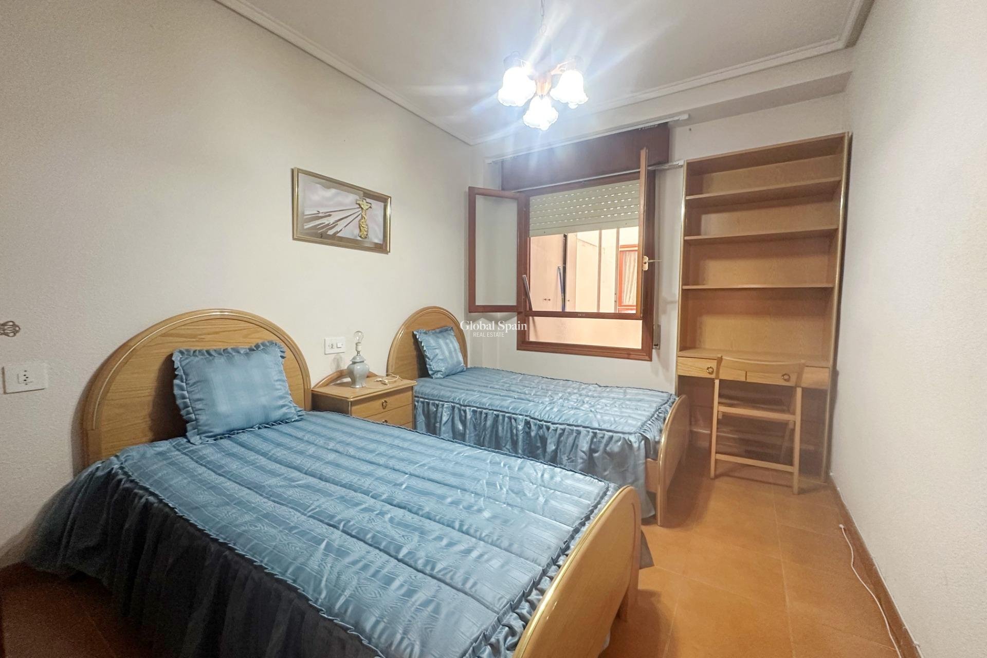 Wiederverkauf - WOHNUNG -
TORREVIEJA - Center