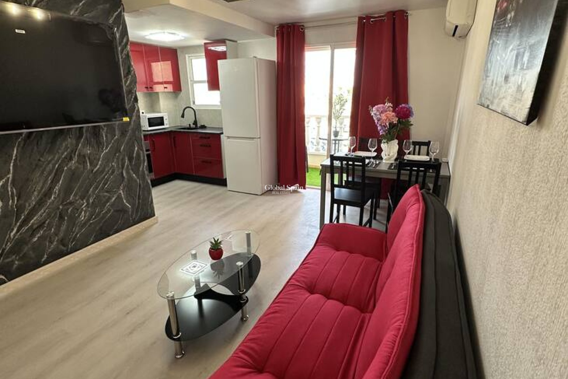 Wiederverkauf - WOHNUNG -
TORREVIEJA - Center