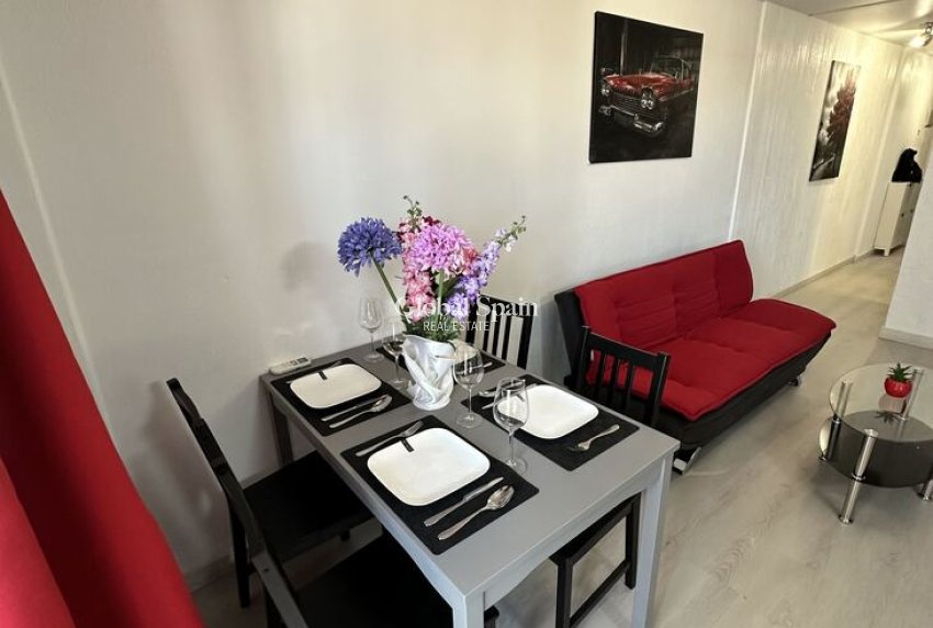 Wiederverkauf - WOHNUNG -
TORREVIEJA - Center