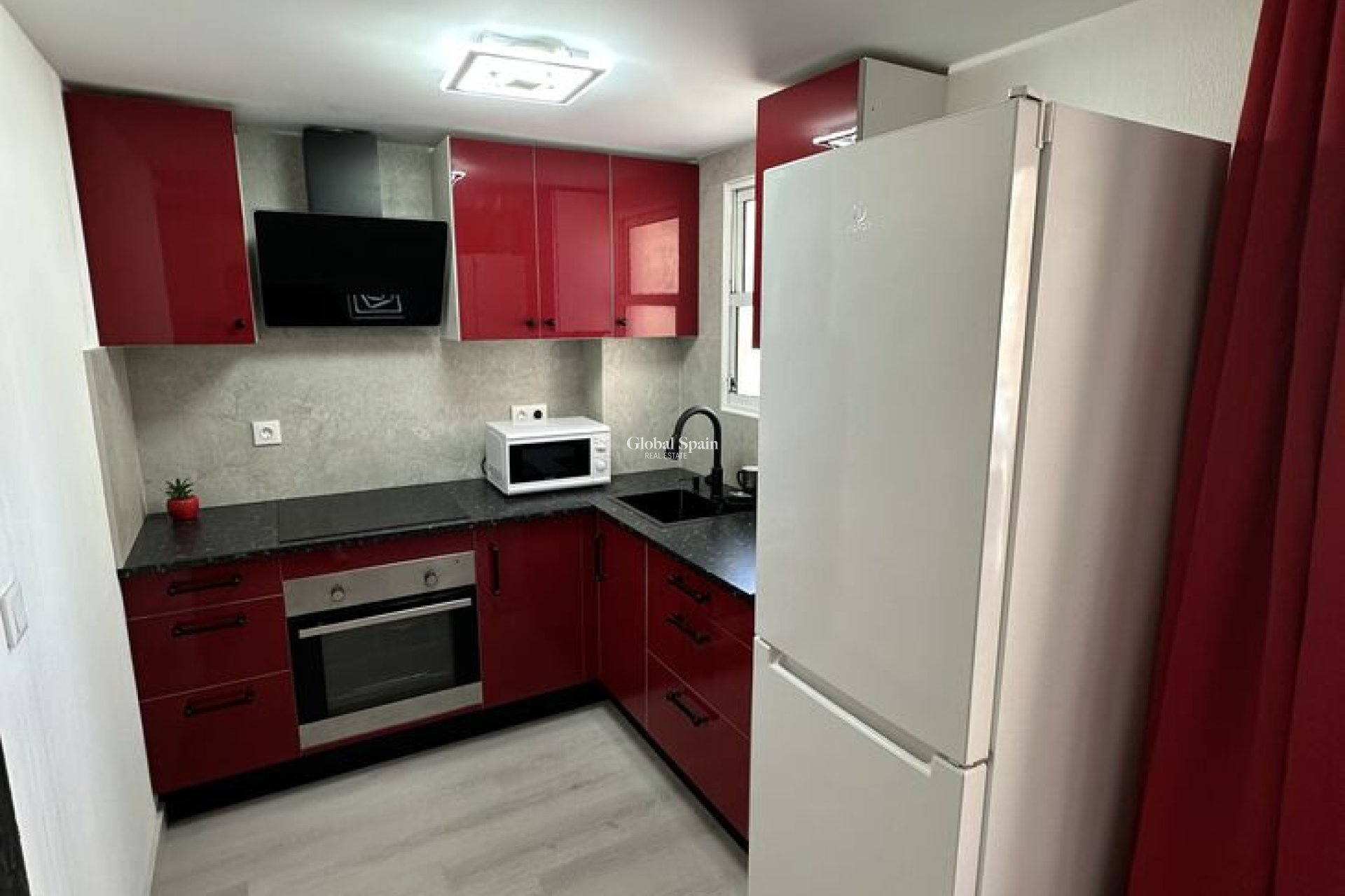Wiederverkauf - WOHNUNG -
TORREVIEJA - Center