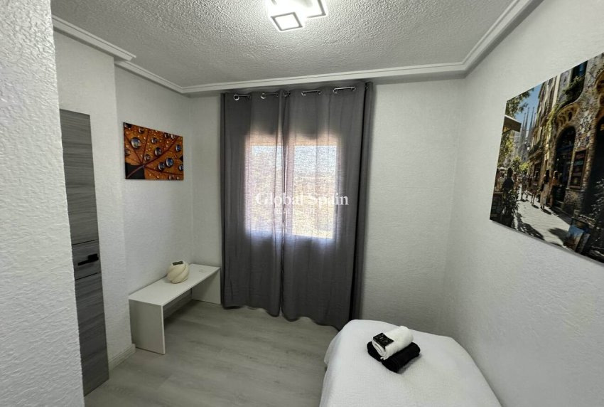 Wiederverkauf - WOHNUNG -
TORREVIEJA - Center