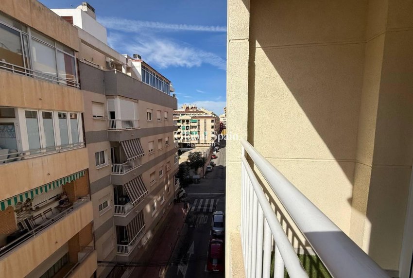 Wiederverkauf - WOHNUNG -
TORREVIEJA - Center