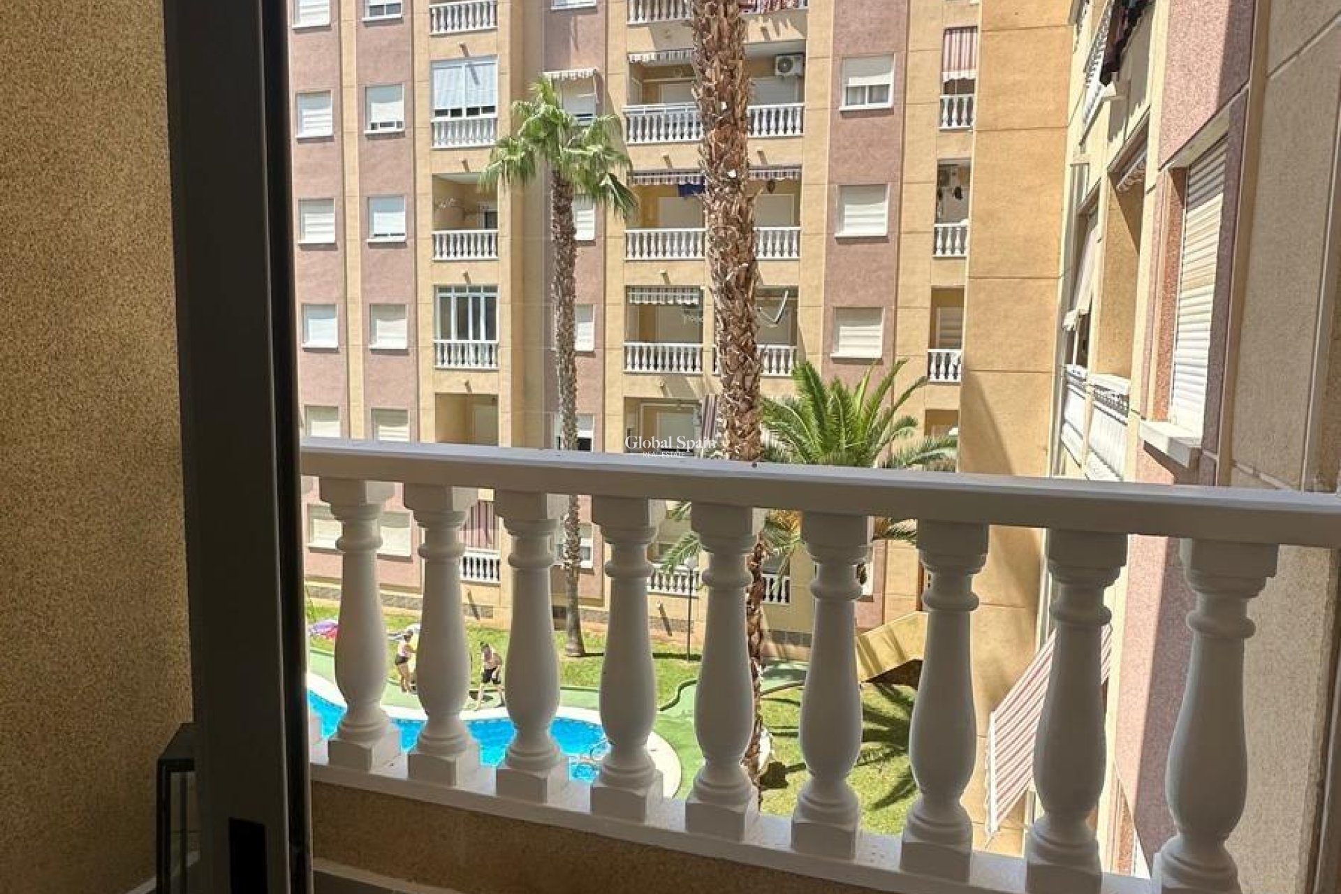 Wiederverkauf - WOHNUNG -
TORREVIEJA - Center