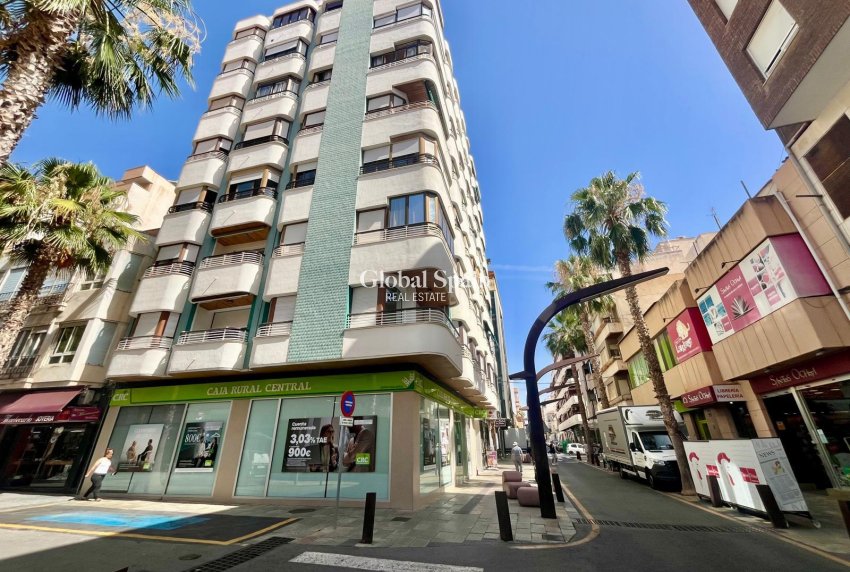 Wiederverkauf - WOHNUNG -
TORREVIEJA - Center