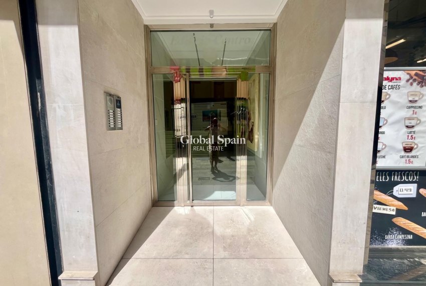 Wiederverkauf - WOHNUNG -
TORREVIEJA - Center