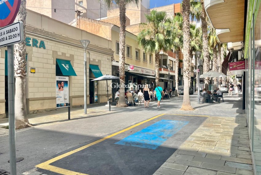 Wiederverkauf - WOHNUNG -
TORREVIEJA - Center
