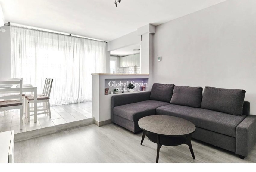 Wiederverkauf - WOHNUNG -
TORREVIEJA - Center