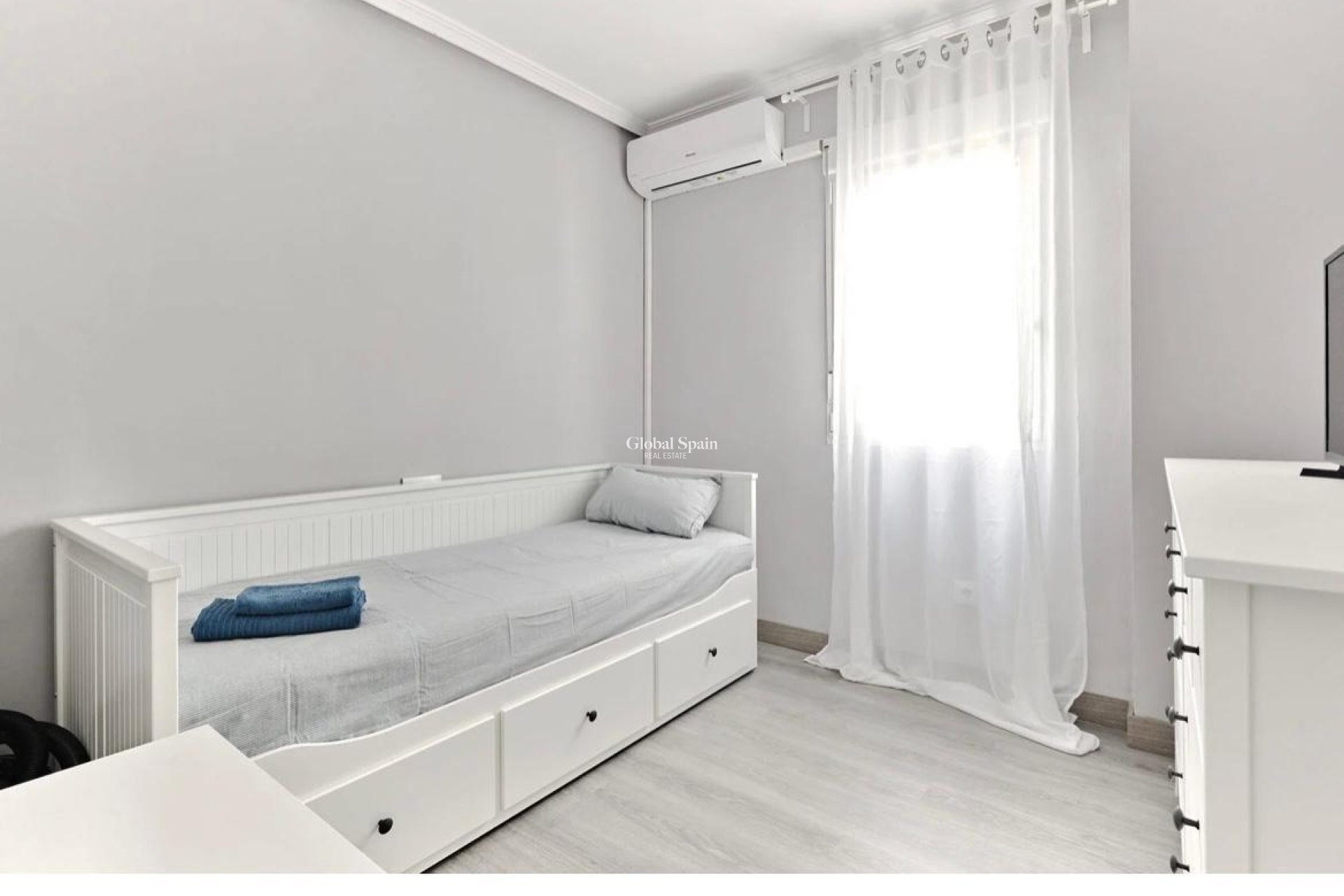 Wiederverkauf - WOHNUNG -
TORREVIEJA - Center