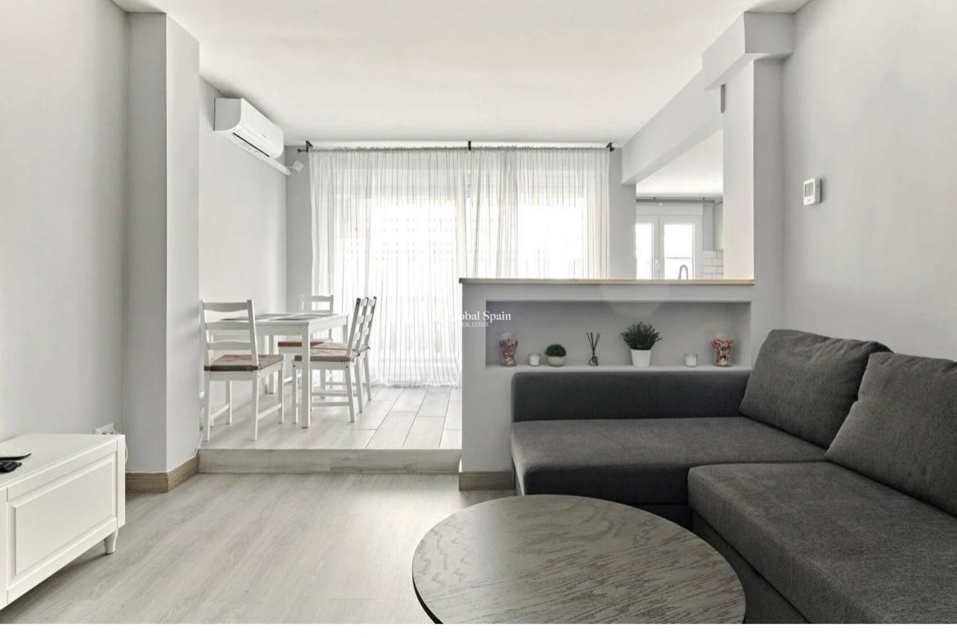 Wiederverkauf - WOHNUNG -
TORREVIEJA - Center