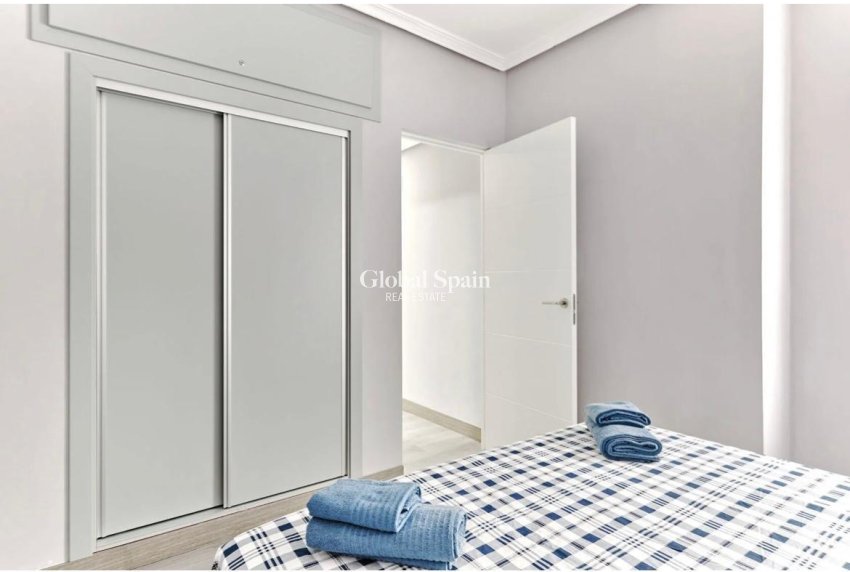 Wiederverkauf - WOHNUNG -
TORREVIEJA - Center
