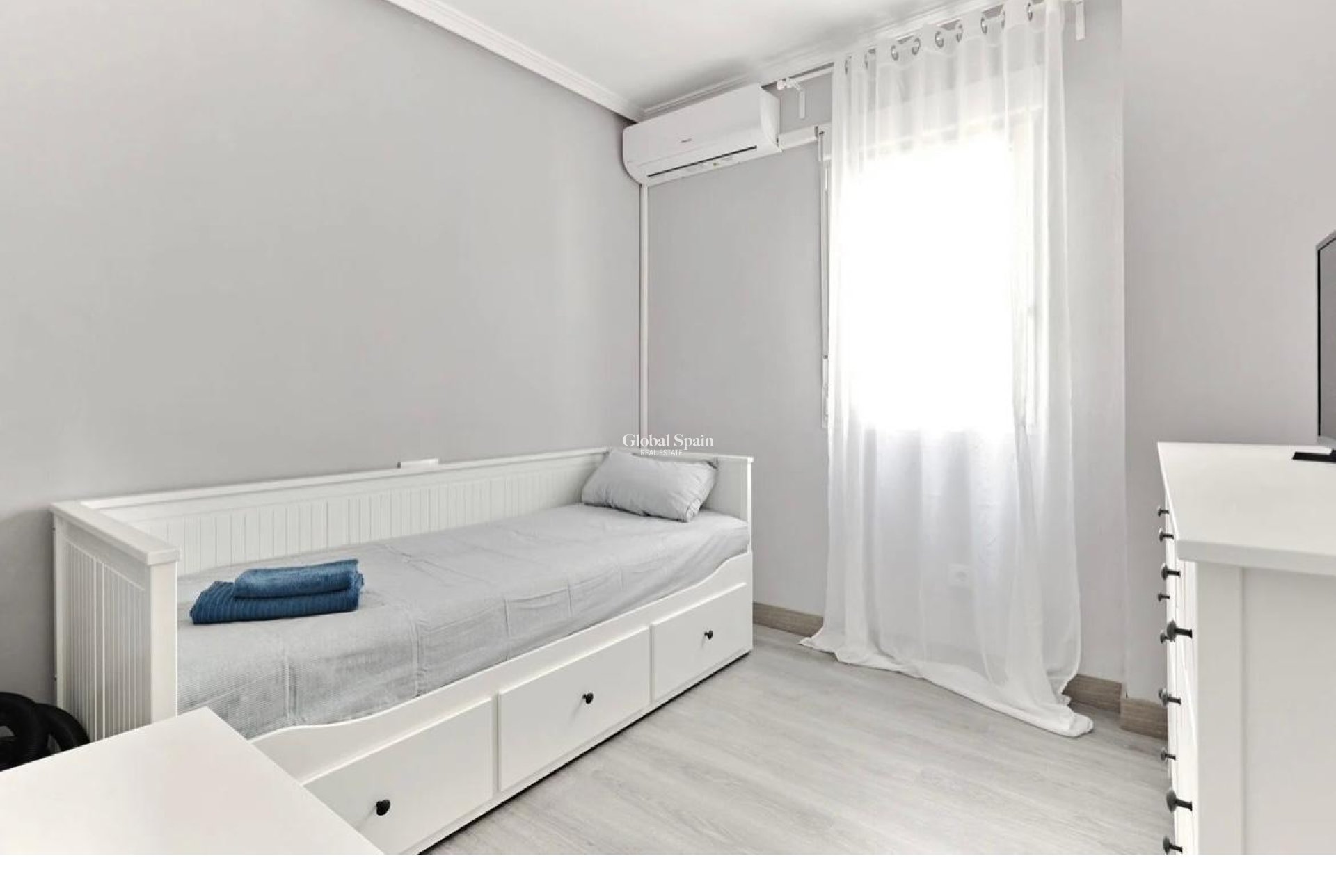 Wiederverkauf - WOHNUNG -
TORREVIEJA - Center