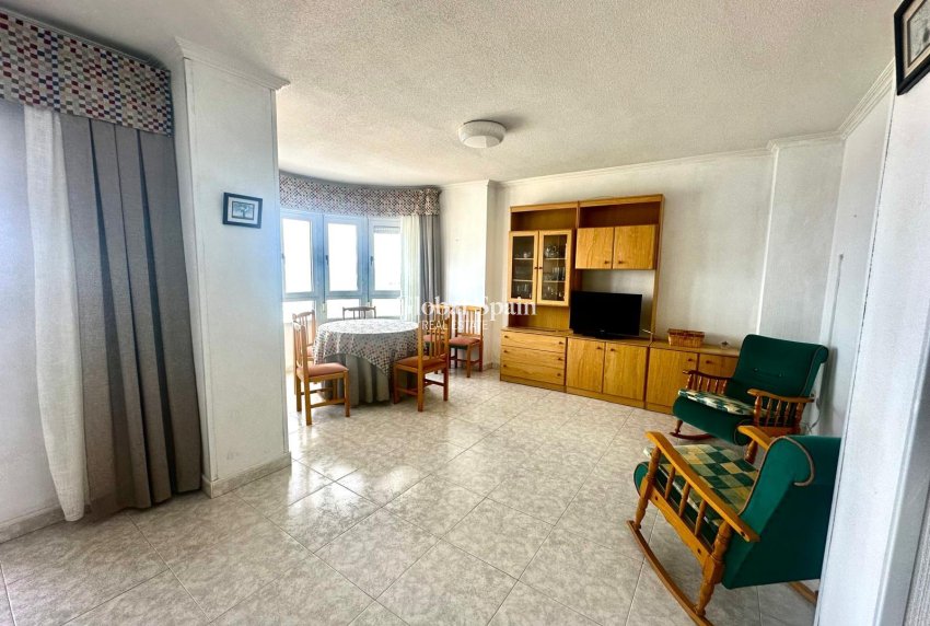 Wiederverkauf - WOHNUNG -
TORREVIEJA - Center