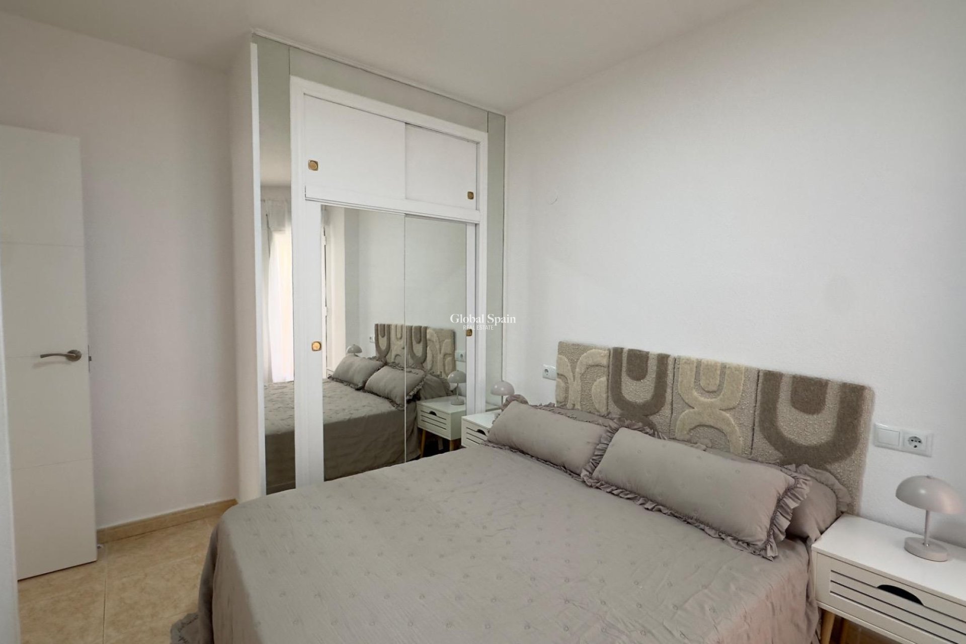 Wiederverkauf - WOHNUNG -
TORREVIEJA - Center