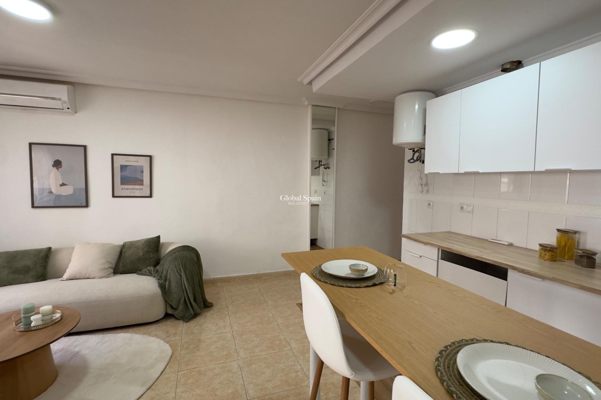 Wiederverkauf - WOHNUNG -
TORREVIEJA - Center