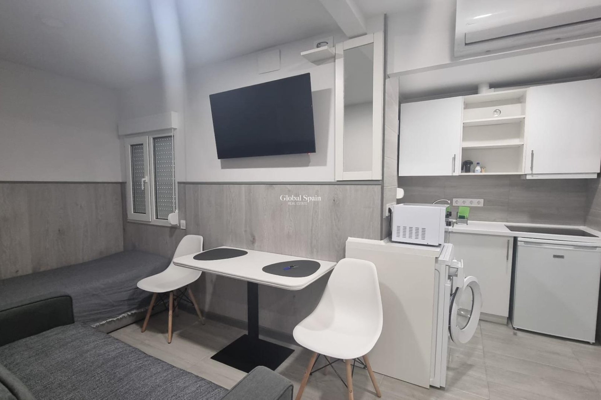 Wiederverkauf - WOHNUNG -
TORREVIEJA - Center