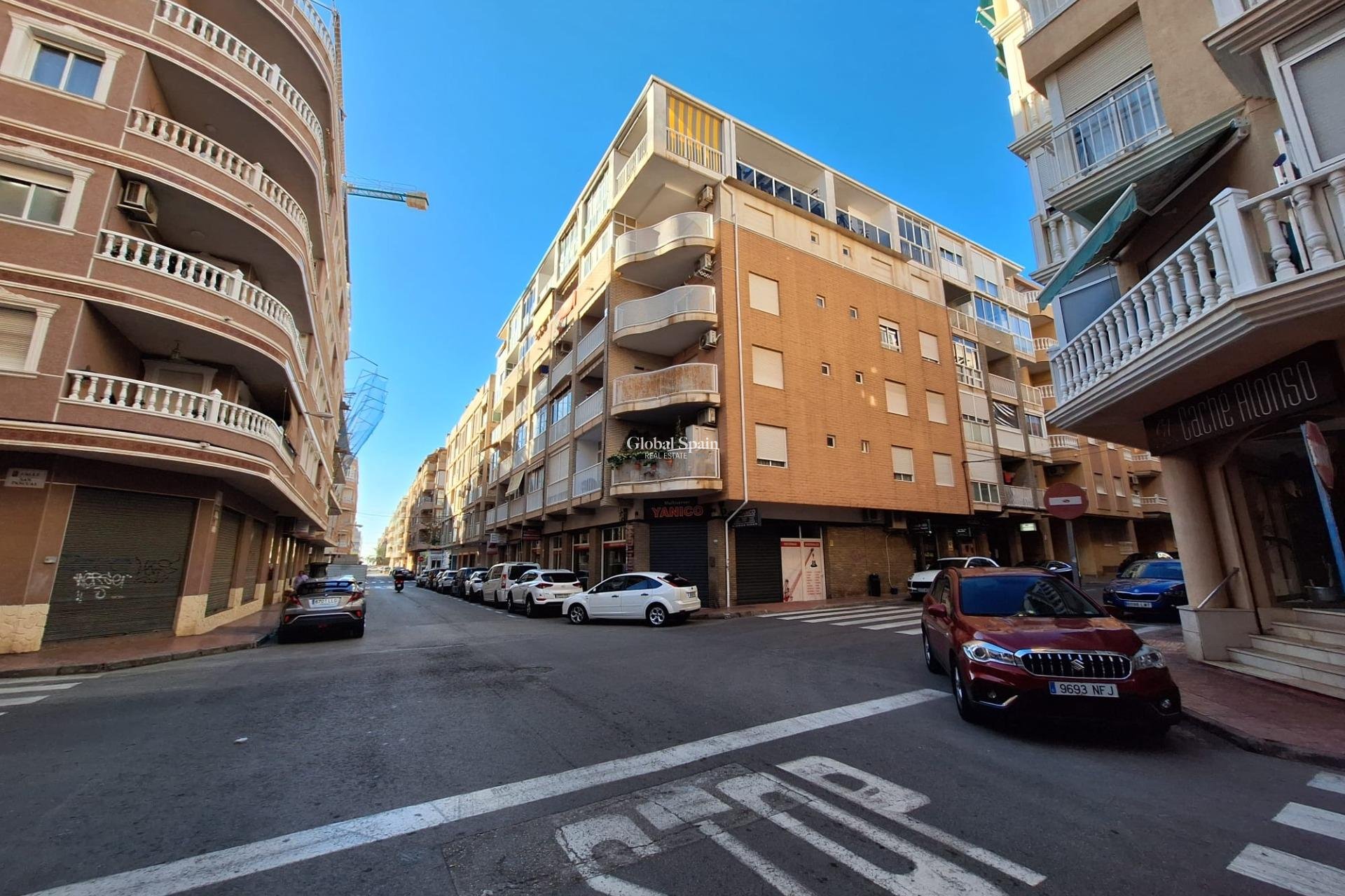 Wiederverkauf - WOHNUNG -
TORREVIEJA - Center