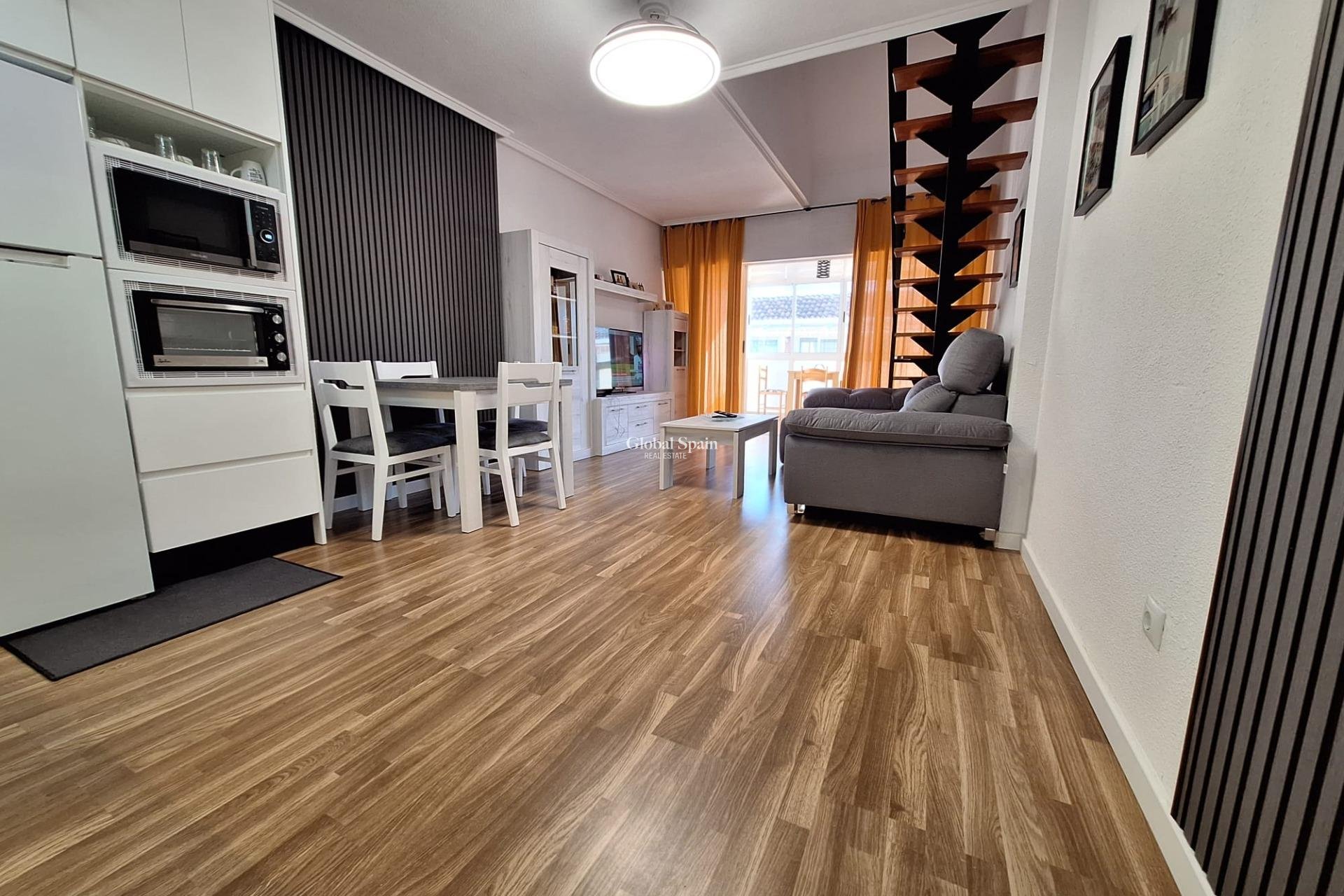 Wiederverkauf - WOHNUNG -
TORREVIEJA - Center