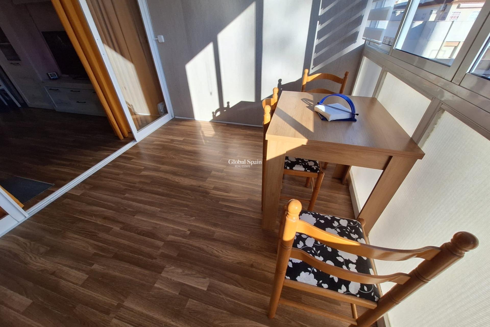 Wiederverkauf - WOHNUNG -
TORREVIEJA - Center