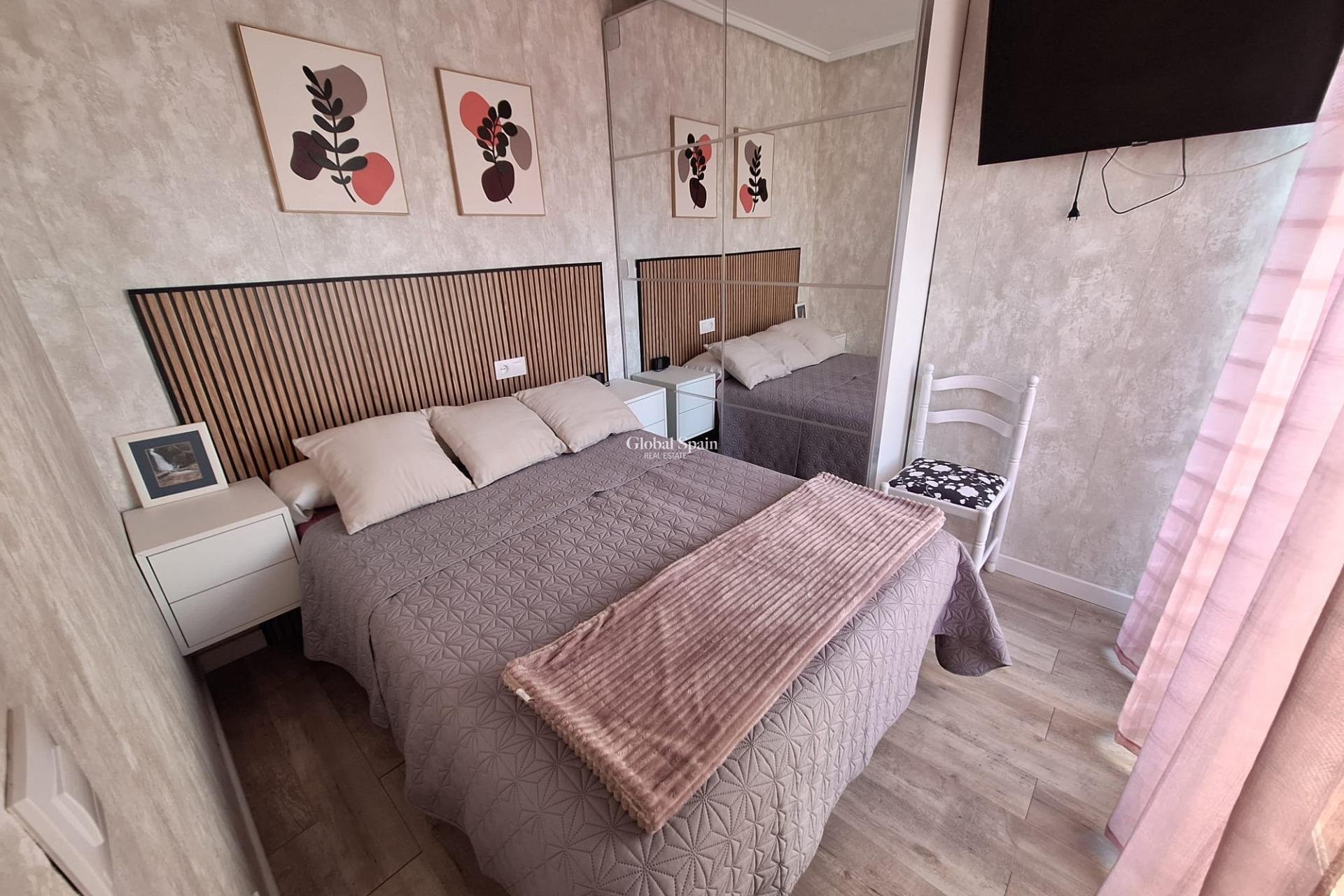 Wiederverkauf - WOHNUNG -
TORREVIEJA - Center