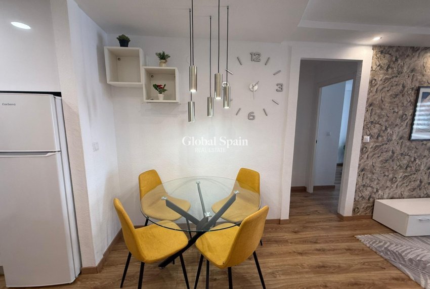 Wiederverkauf - WOHNUNG -
TORREVIEJA - Center
