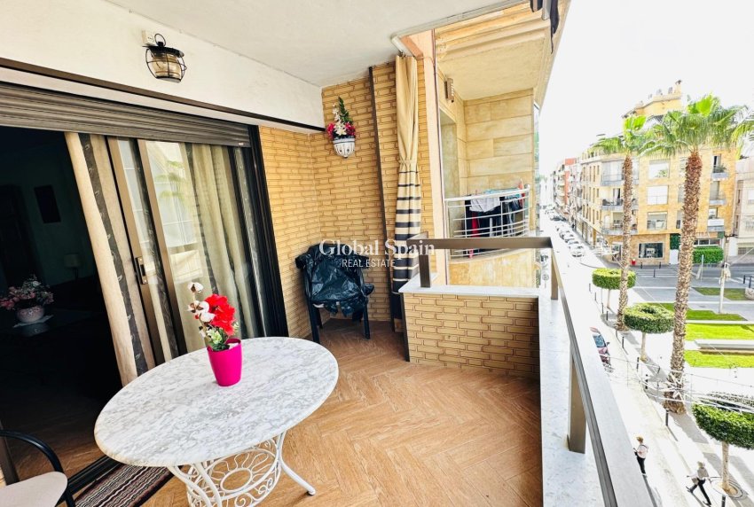 Wiederverkauf - WOHNUNG -
TORREVIEJA - Center