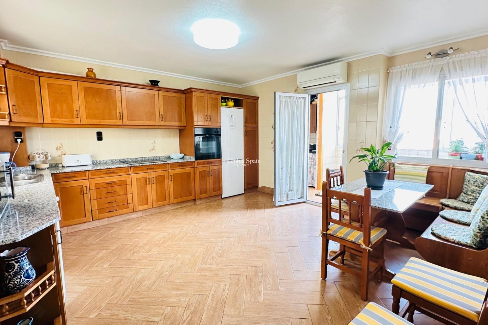Wiederverkauf - WOHNUNG -
TORREVIEJA - Center