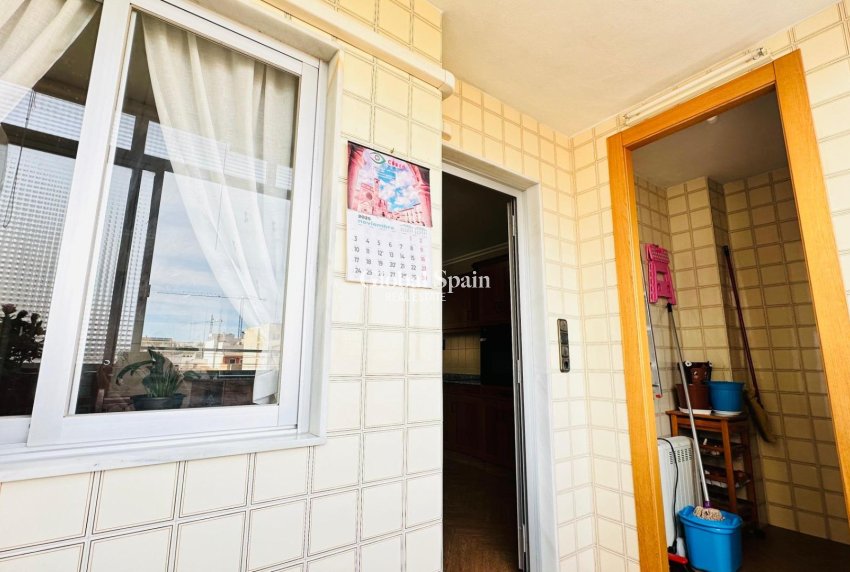 Wiederverkauf - WOHNUNG -
TORREVIEJA - Center