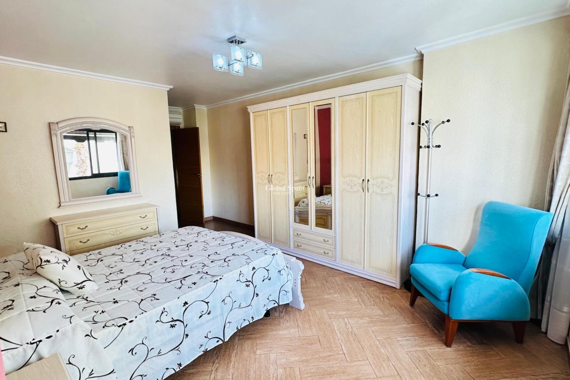 Wiederverkauf - WOHNUNG -
TORREVIEJA - Center