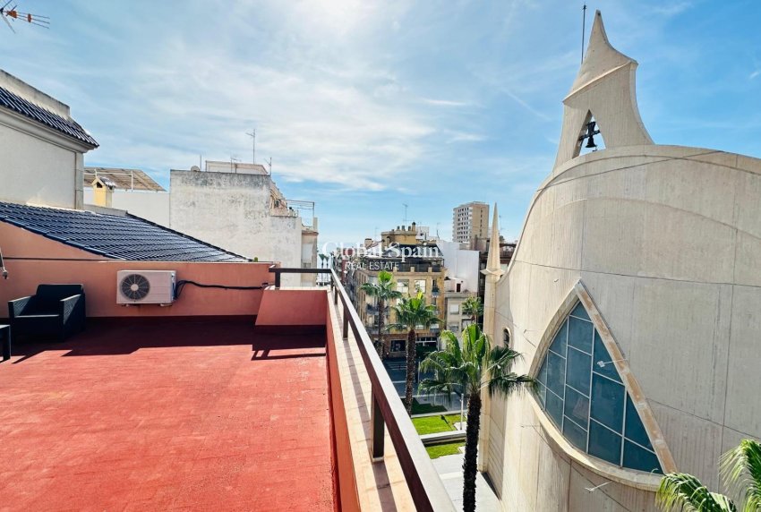 Wiederverkauf - WOHNUNG -
TORREVIEJA - Center