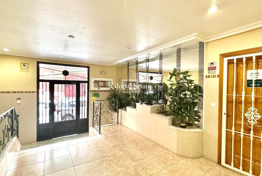 Wiederverkauf - WOHNUNG -
TORREVIEJA - Center