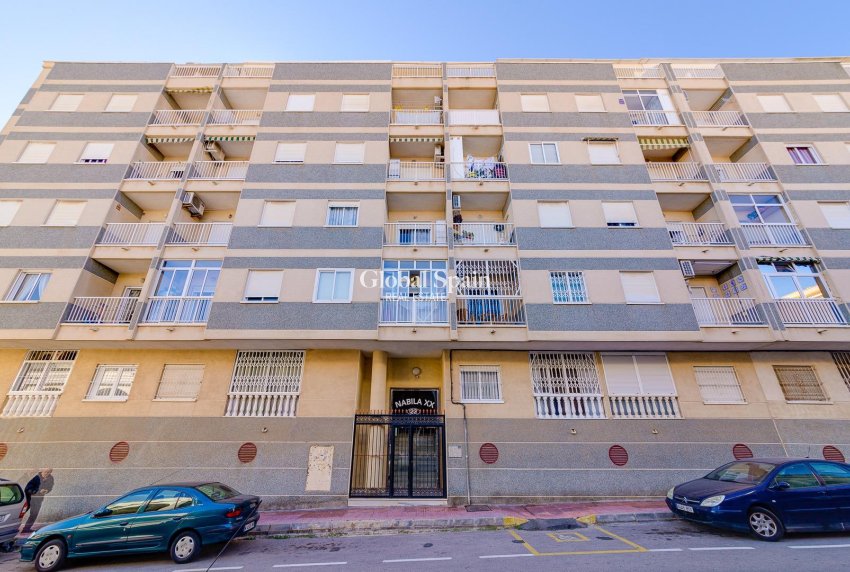 Wiederverkauf - WOHNUNG -
TORREVIEJA - Center