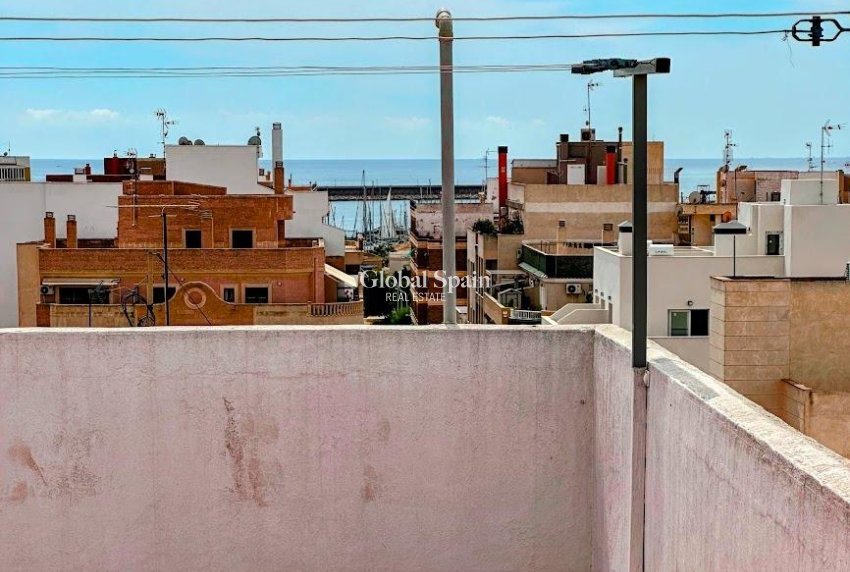 Wiederverkauf - WOHNUNG -
TORREVIEJA - Center