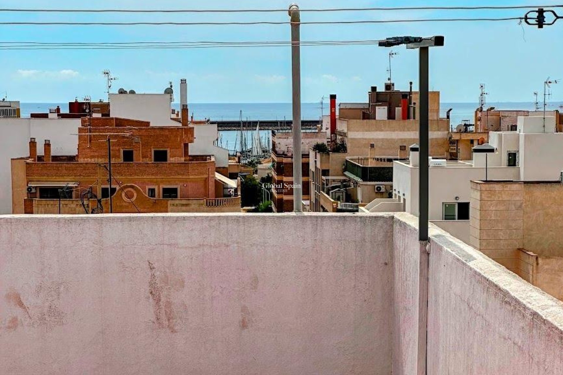 Wiederverkauf - WOHNUNG -
TORREVIEJA - Center