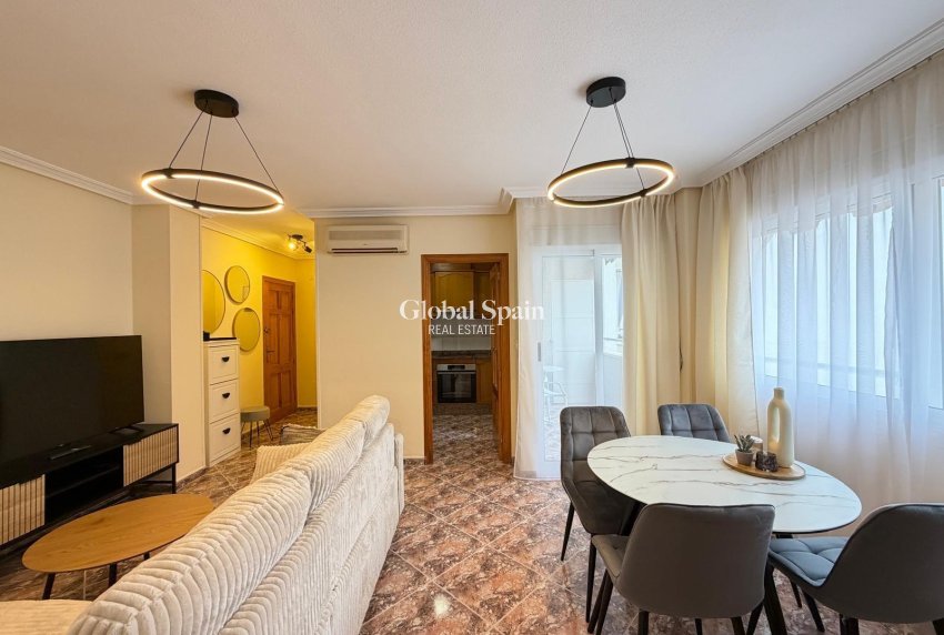 Wiederverkauf - WOHNUNG -
TORREVIEJA - Center