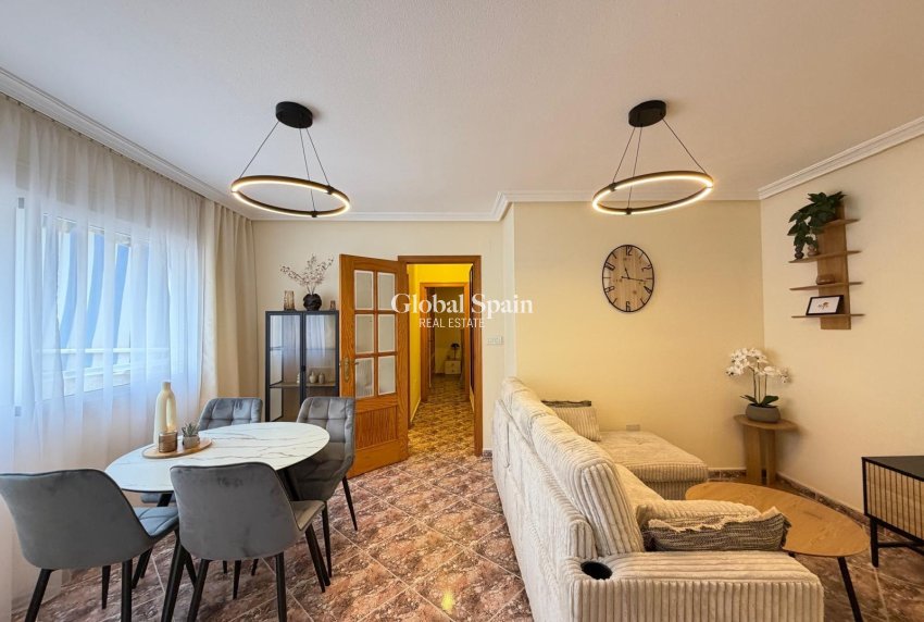 Wiederverkauf - WOHNUNG -
TORREVIEJA - Center