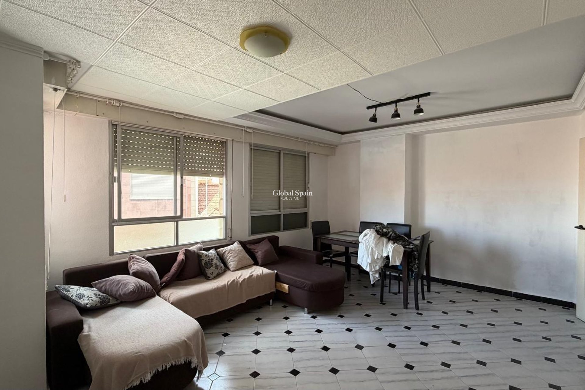 Wiederverkauf - WOHNUNG -
TORREVIEJA - Center