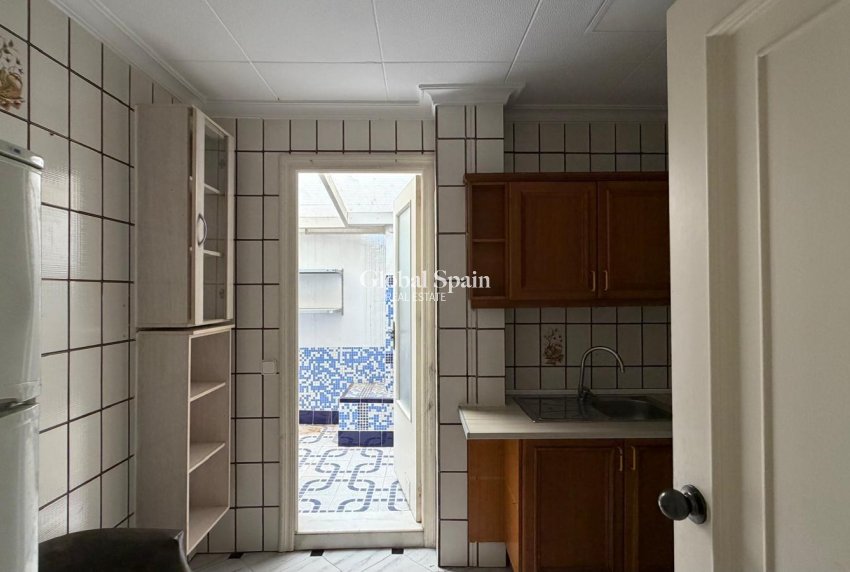 Wiederverkauf - WOHNUNG -
TORREVIEJA - Center