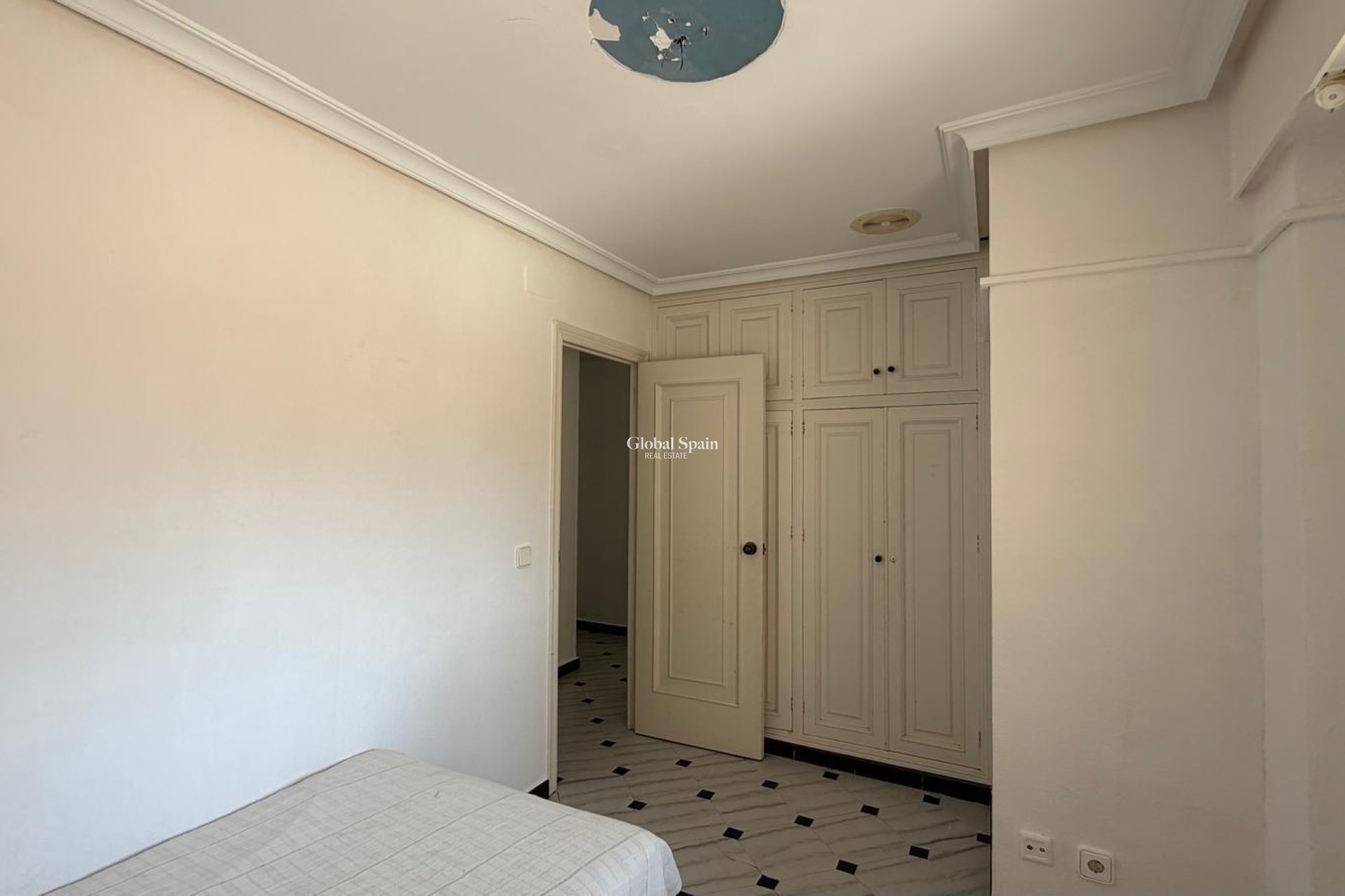 Wiederverkauf - WOHNUNG -
TORREVIEJA - Center