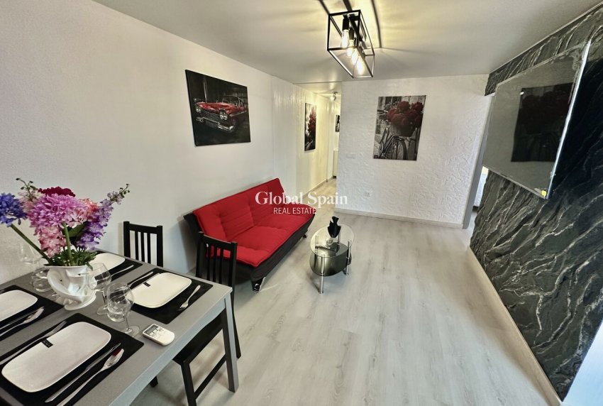 Wiederverkauf - WOHNUNG -
TORREVIEJA - Center